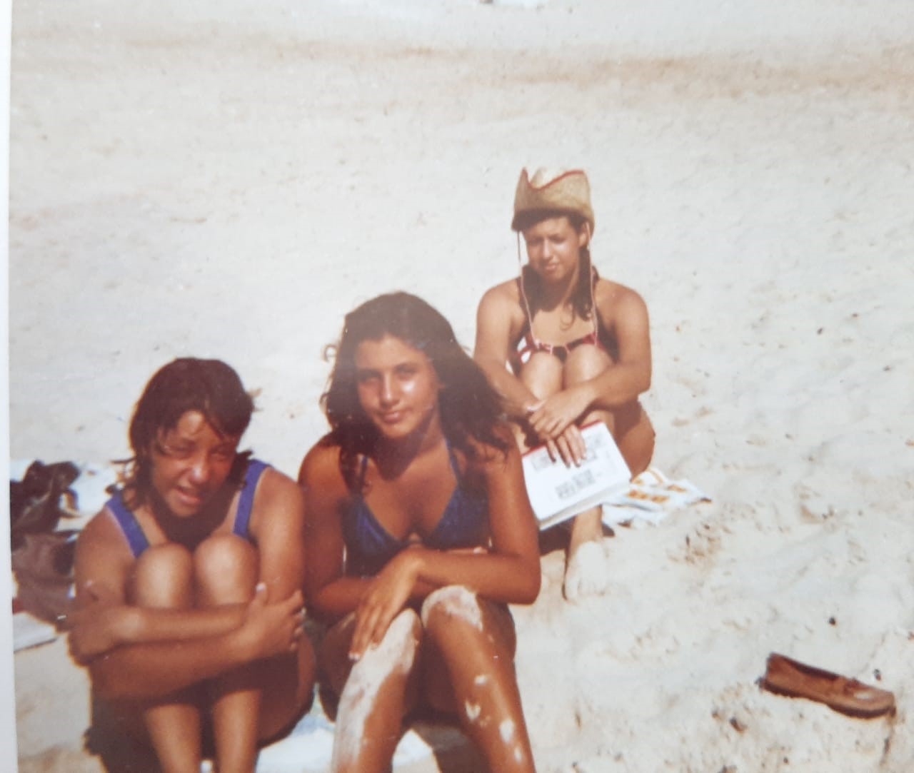 Childhood in Israel, ilana mercer on right, aged 13/14